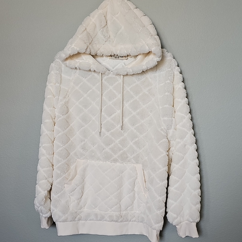 Chance or Fate Ivory Quilted Hoodie Sweater Large